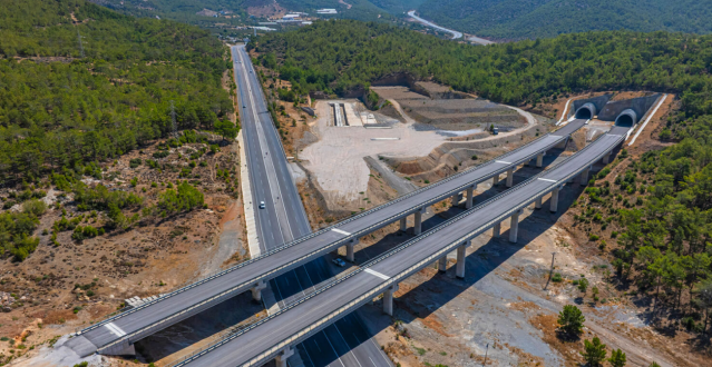 Erdemli-Silifke-Taşucu 13. Bölge Hududu Yolu'nun Yeşilovacık-Aydıncık arasında kalan ve toplamda 28 kilometrelik bölümü, yüksek geometrik standartlara sahip bölünmüş yol olarak trafiğe açıldı.