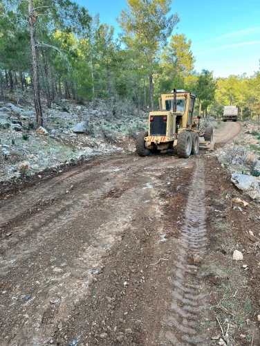 Mahalle Mahalle Devam Eden Çalışmalar
Belediye tarafından paylaşılan güncel çalışma programı kapsamında şu işlemler gerçekleştiriliyor: