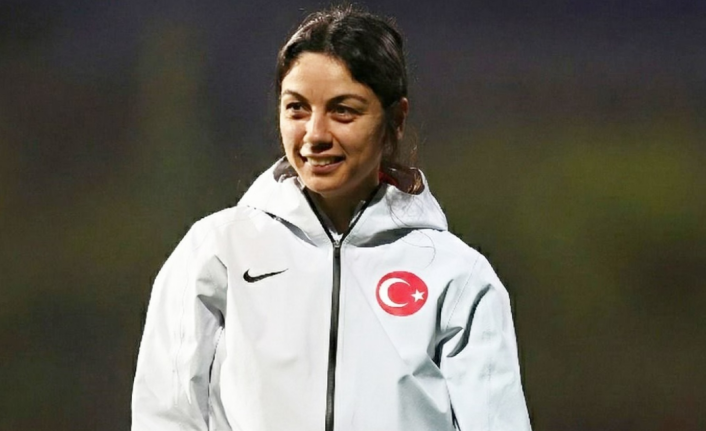 U17 Kız Millî Takımı Teknik Direktörü Demirbağ: "Öncelikli Hedefimiz A Ligi'nde Kalmak"