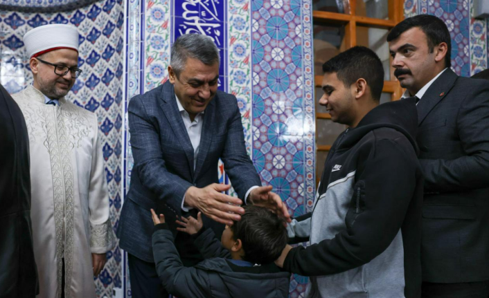 Vali Atilla Toros, Miraç Kandili Programında Vatandaşlarla Buluştu