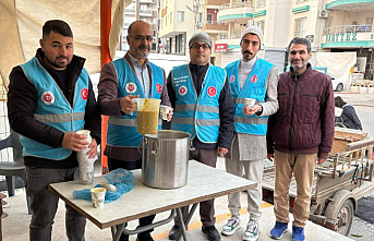 Silifke Cuma Pazarı'nda Sıcak İkram: Diyanet Vakfı'ndan Esnafa ve Vatandaşa Çorba Ziyafeti