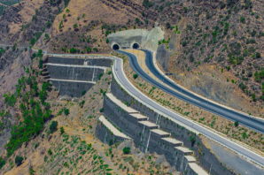 Mersin Akdeniz Sahil Yolu'nda Dev Adım: Erdemli-Taşucu Kesimi Yüksek Standartlarda Bölünmüş Yola Kavuştu!